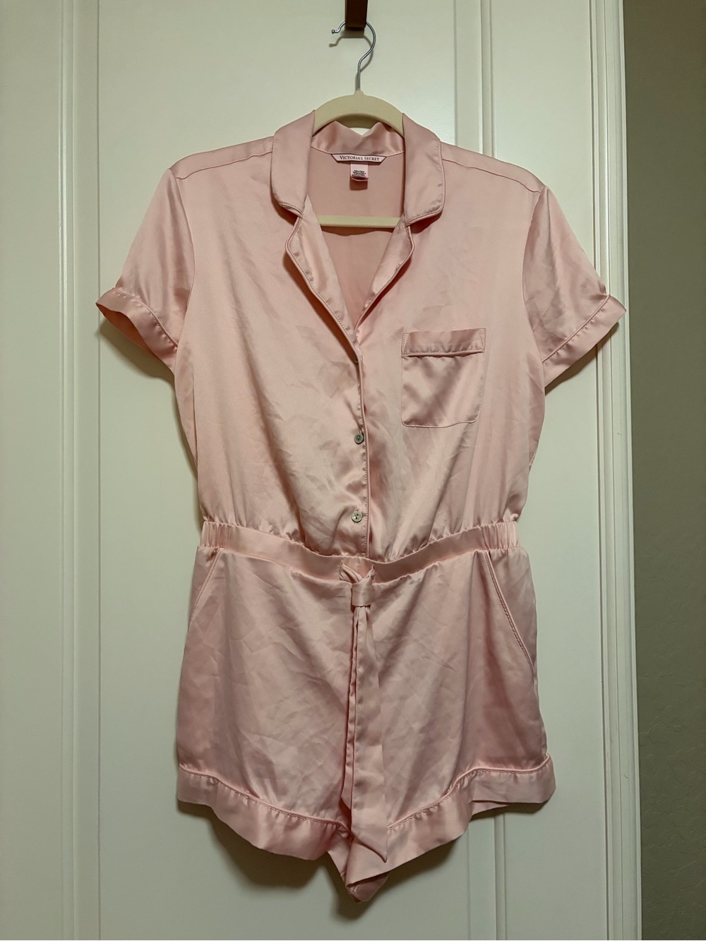 🪽🎀Victoria's Secret Baby Pink Satin Short Pajama Lounge Romper🎀🪽